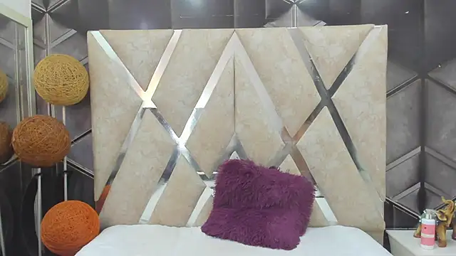 Chatroom XXX en direct de Agatta_Adams
