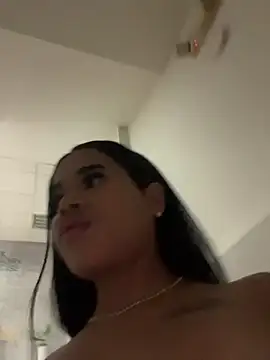 EmmaExoticaXXX's Live XXX Chat