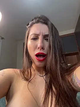 צ'אט XXX בשידור חי של Carolini09