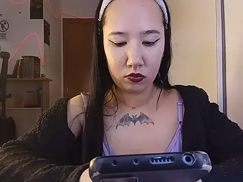 Japabaixinha élő XXX-chatje