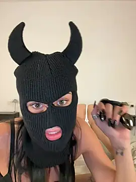 Show modela Masked_Desire69 na web-kameri