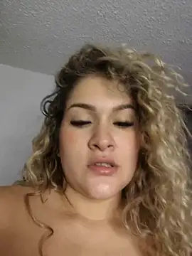 Pertunjukan Kamera Web Sara_smiiith211