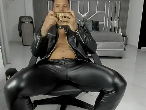 Živý XXX chat master_leather