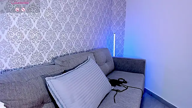 XXX chat uživo modela NohaCooper