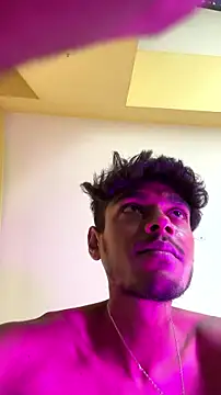 XXX chat uživo modela GunSlay