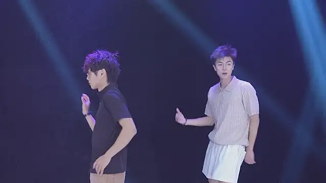 NCT-111 Live XXX-chat