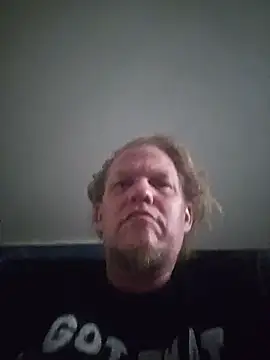 yourMasterisBored Show in webcam