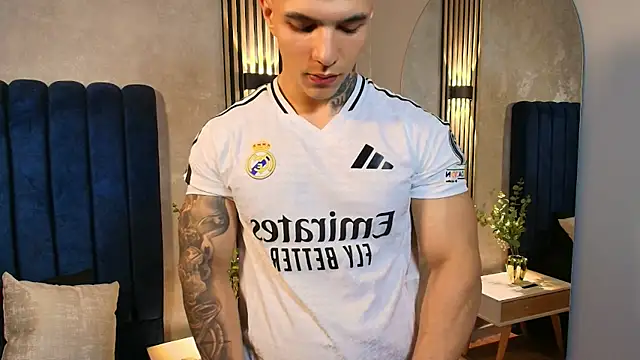 Chat XXX en directo de SalvatoreDmore