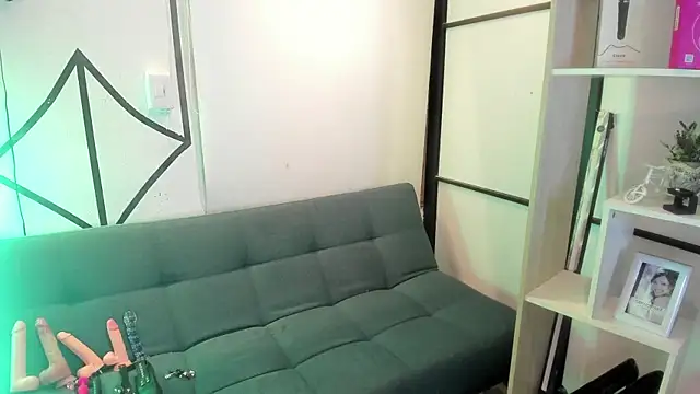 IzzyHiltton_'s Live XXX Chat