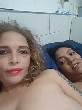 2Juicy_pussy live XXX chat