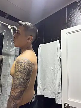 OliverWest04 XXX чат на живо