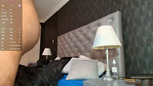 Chatroom XXX en direct de toower_