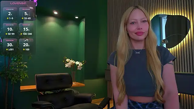 _Mila_Luna_ Adlı Modelin Canlı XXX Sohbeti
