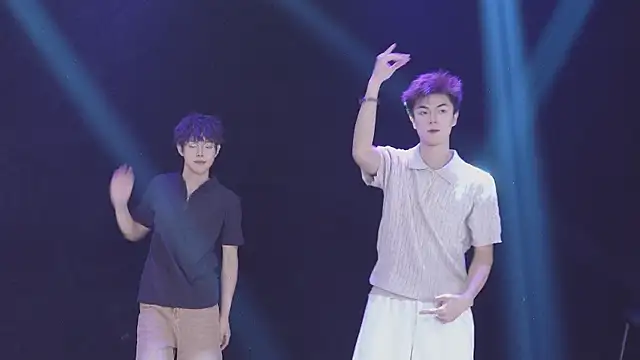 NCT-111 Live XXX Chat