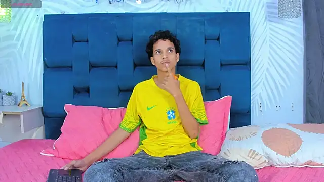 MidnightKing_ লাইভ XXX চ্যাট
