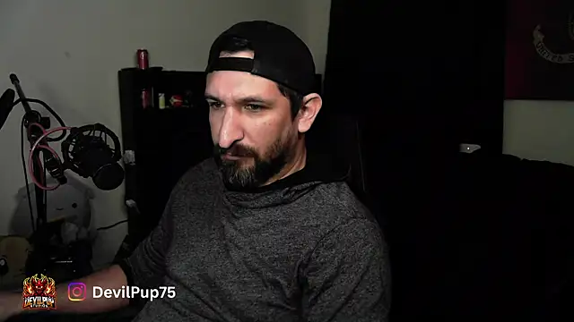 DevilPup75_ Adlı Modelin Canlı XXX Sohbeti