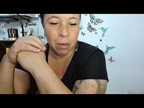 LauraMallioni's Live XXX Chat