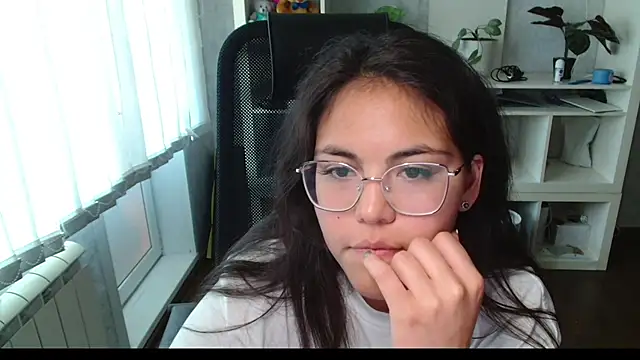 Anda_here Adlı Modelin Canlı XXX Sohbeti