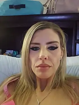 ellieconradxo Show in webcam