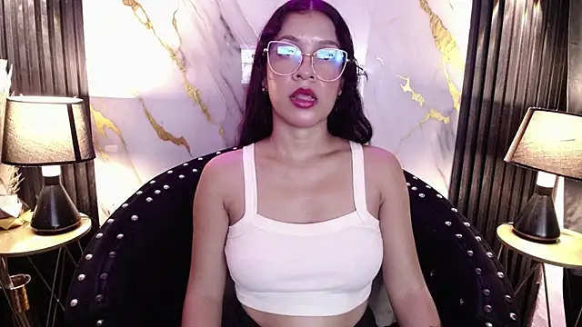 BrianaGaging's Live XXX Chat
