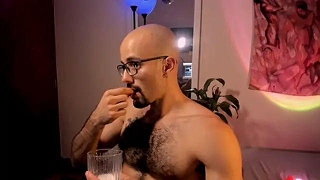 LarryGarzon 即時 XXX 聊天
