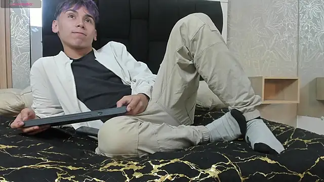 XXX chat uživo modela Damon_wolfe