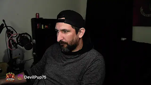 DevilPup75_ Chat XXX in diretta