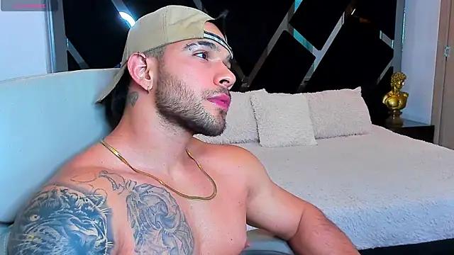 Онлайн чат XXX Raytorres