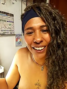 Chat XXX en directo de Ivon_C