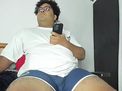צ'אט XXX בשידור חי של Kevinn_M