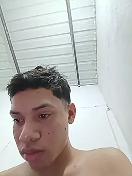 צ'אט XXX בשידור חי של curious_straight_guy