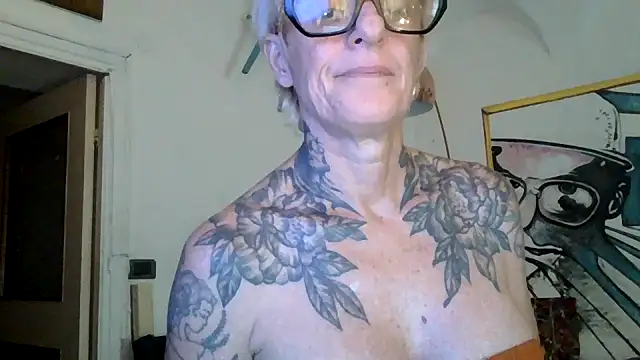XXX chat uživo modela SipenAt