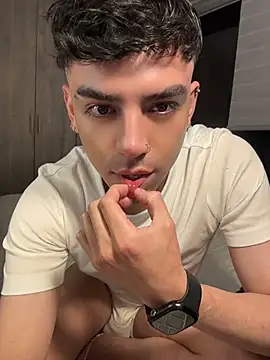 Chat XXX en directo de aronnhidden