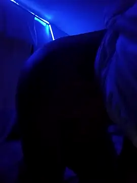bruzzz666 Webcam Show