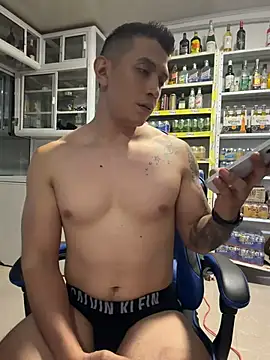 OliverWest04 Live XXX-chat