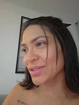 Ina_Jody_ Adlı Modelin Canlı XXX Sohbeti