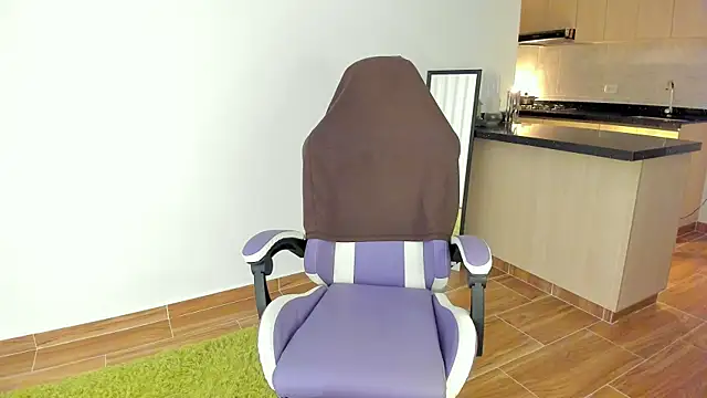 estivii Adlı Modelin Canlı XXX Sohbeti