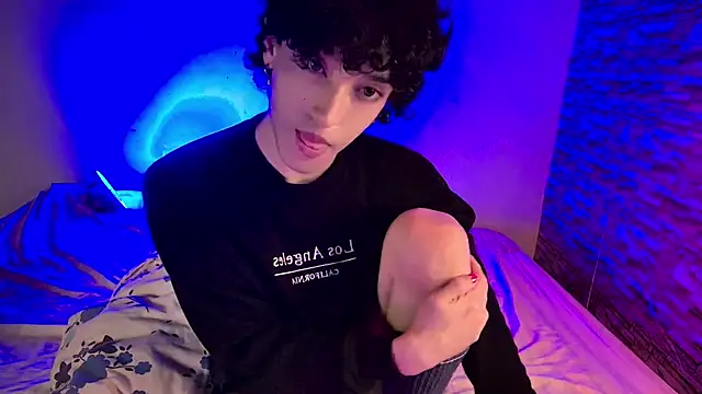 Živý XXX chat xFemboyToy
