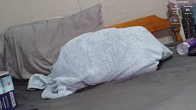 Kcruisemysteryclouds' Live XXX Chat