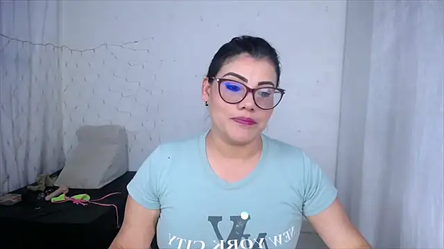 צ'אט XXX בשידור חי של valeriasquirt
