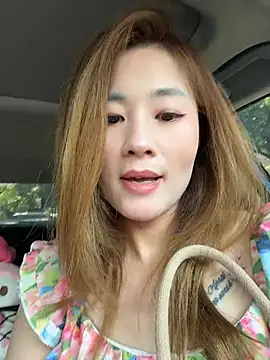 צ'אט XXX בשידור חי של okgirl_23