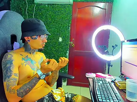 Chatroom XXX en direct de Boy_tatto77
