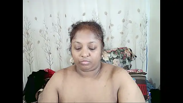 Indiantasha Chat XXX in diretta