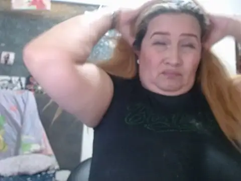 Perla1981--'s Live XXX Chat