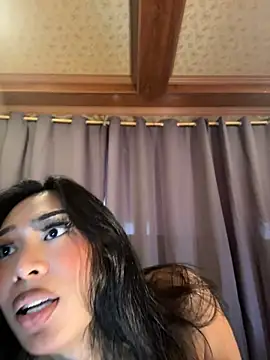 hugecock_tamira Pertunjukan Webcam