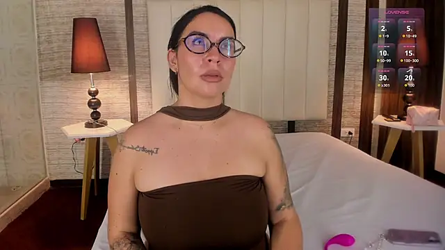 Онлайн ча т XXX Hannah_Cross
