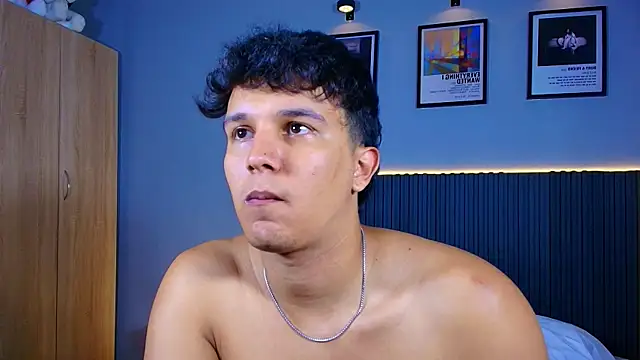 צ'אט XXX בשידור חי של Leo_Savage_