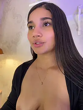 AlessiaVallmont 现场XXX聊天