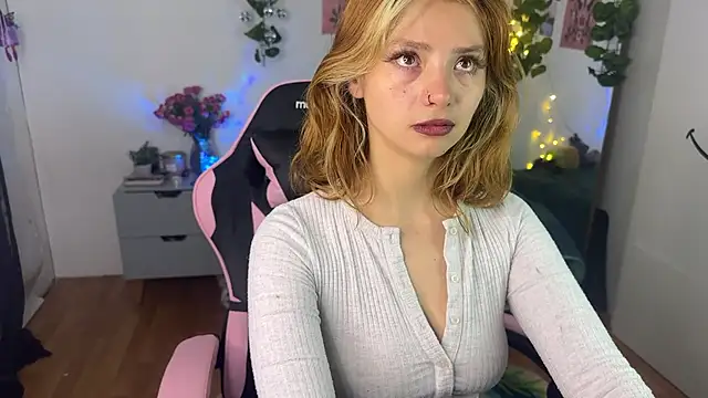 ari_kat's Live XXX Chat