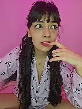 LeoyNicky98 Adlı Modelin Canlı XXX Sohbeti